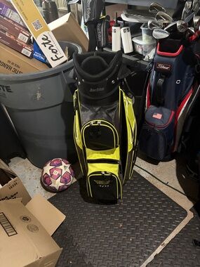 Men’s Golf Bag Tour Edge Bazooka 470 with 5 wood and 5 hybrid